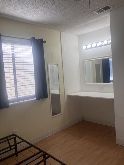 Private furnished room Main Photo