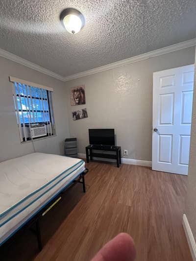 Affordable Furnished Room – All Utilities Included Main Photo