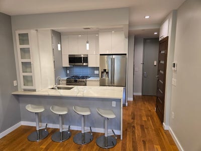 Large Williamsburg room - Private Garden Main Photo