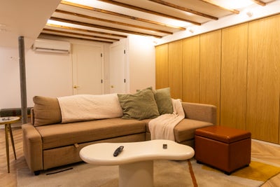 August Sublet in LIC Townhouse | Private Queen Rm Main Photo