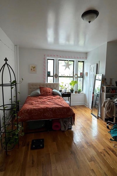Partial subletter wanted  from July 1st-Aug 1st Main Photo