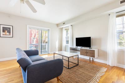 Room in Allston on a flexible lease Main Photo