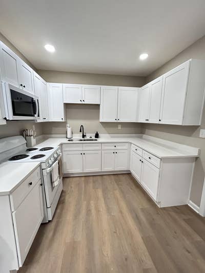 Newly Renovated AllEnsuite Home Near Downtown Atl Main Photo