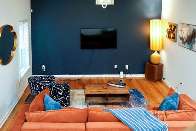 Stylish Grove Park Stay Near Downtown Main Photo