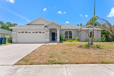 Lake Sarasota Home, a 10 minute walk to transit st Main Photo