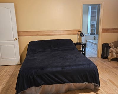 SafeQuiet Nurse‑Friendly Home • Private Master Su Main Photo