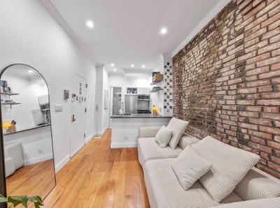  East Village Charming Apartment Main Photo