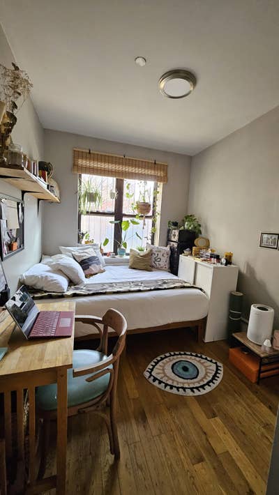**Private Bedroom Available in a 2BR / 2BA Apartme Main Photo