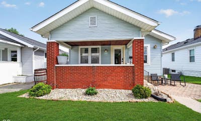 2 Bed, 1 Bath, 986 Sq Ft, Full Basement, 1-Car Ga Main Photo
