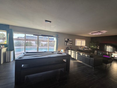 2 Rooms available in Modern Home with pool Main Photo