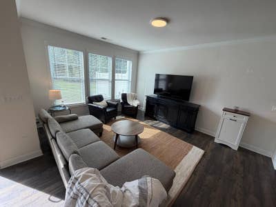 Sizeable rooms in Lake Wylie Main Photo