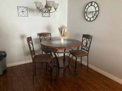 Affordable Furnished 1 Bedroom Condo Near Downtown Main Photo