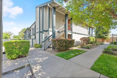 Newly Updated Large CondoTownhouse  Main Photo