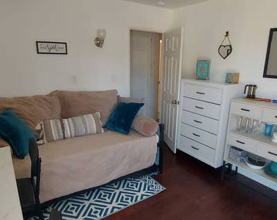 Light, bright 1-br apt (furnished, includes bills) Main Photo