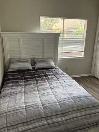 Furnished Private Bedroom +  Bath w Utilitities Main Photo