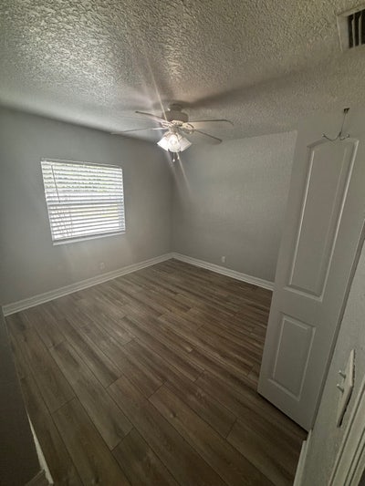 1br/1bth available July 1st Main Photo