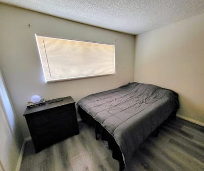 Room for rent in south Pasadena (Utilities and In Main Photo