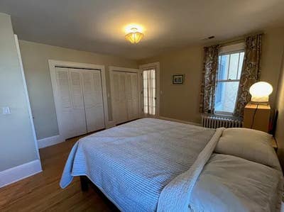 Charming Furnished Room Near Everything Main Photo