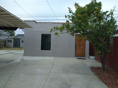 2 BR 1 bathroom backhouse Main Photo