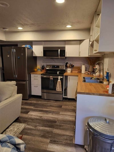 Final Room Basement for rent Main Photo