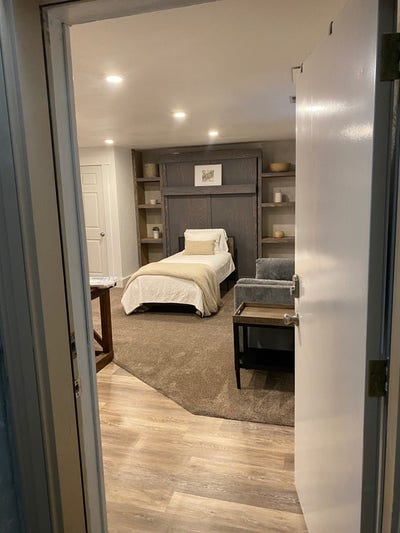 Furnished Studio Apartment wprivate entrance Main Photo