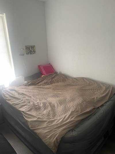 Cozy room share.  Main Photo