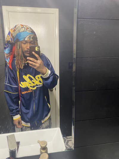 19 year old seeks a room Main Photo