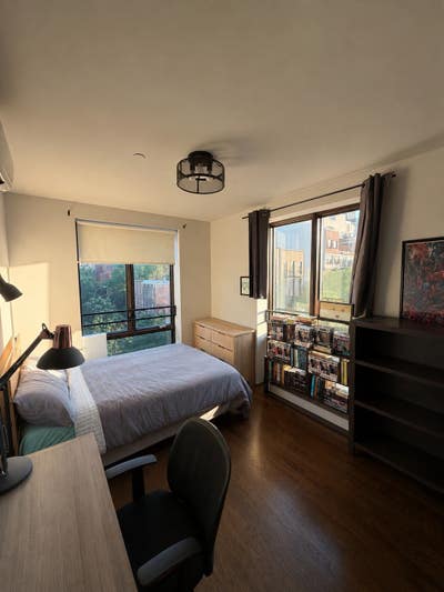 Sunny Large Bedroom for Rent Main Photo