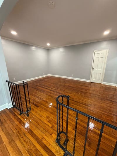 Beautiful STUDIO Apartment Now Available In East O Main Photo