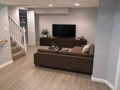 Furnished Private 1 Bedroom + Den in Silver Sprin Main Photo