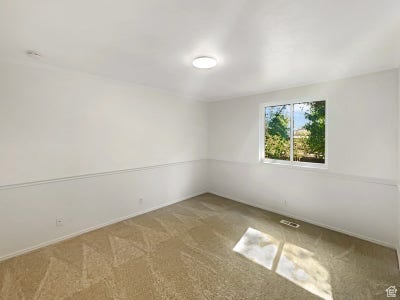 Private Room in House_Male Only Main Photo