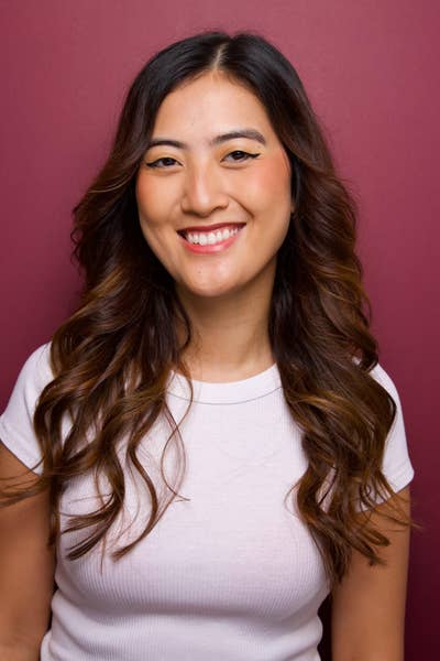 Professional Female seeks a small or large room Main Photo
