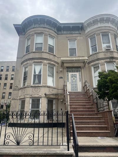 2 Bdrms Available in 4Bdrm/1B Apt  Main Photo