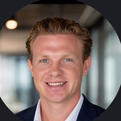 26M finance professional seeking room Main Photo