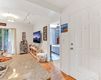 Fully Furnished Private Room in Great Neighborhood Main Photo