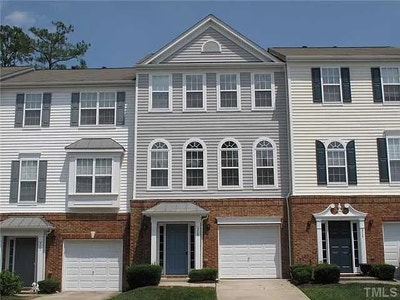 Awesome place in Morrisville Main Photo