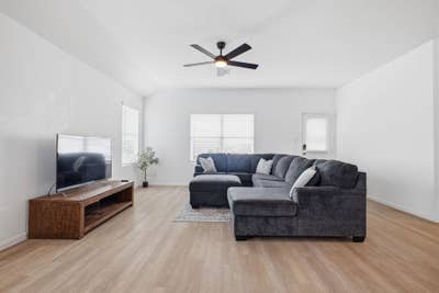 ️ SolarPoweredModern New Braunfels Home  ️🛜 Fast  Main Photo
