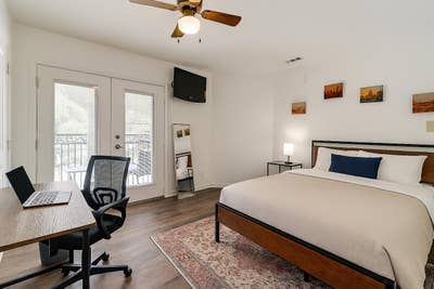 Newly Renovated Home in Dallas – Strategic Locati Main Photo