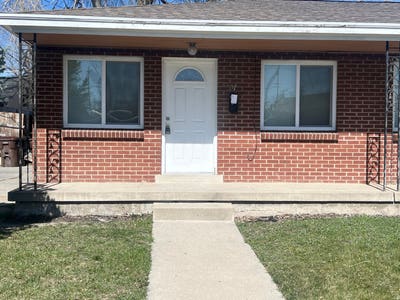 291 E Welby Ave Main Photo