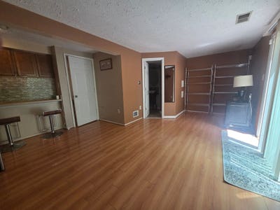 1 BR with private bath and backyard Main Photo