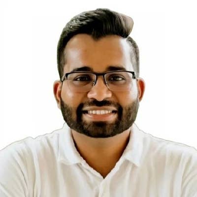 Professional Male seeks a small or large room Main Photo