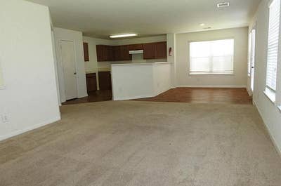 Seeking pet enthusiast roommate Main Photo
