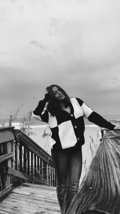 Professional Female seeks a small or large room Main Photo