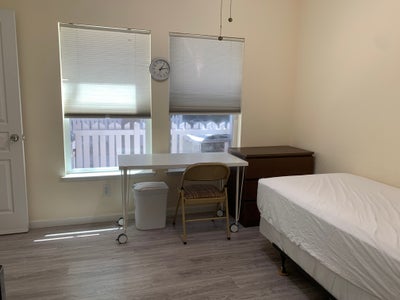 Furnished room with private bath Main Photo