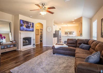Lovely rooms in Aubrey Main Photo