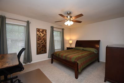 The Vine Room. All you need in a great location Main Photo