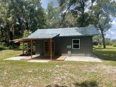 Private Cottage on 10 Acres Main Photo
