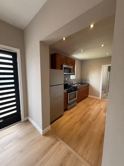 1bed 1bath Burbank Guesthouse Utilities Included  Main Photo