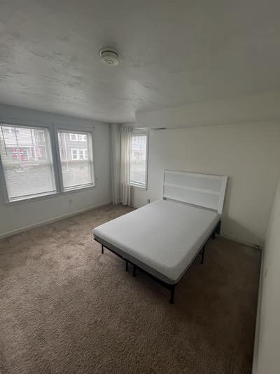 Mission Hill Sublet- Large Room & Parking! Main Photo