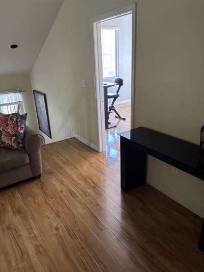 Room Available in Lrg 3 Br Apartment Main Photo